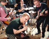 Neosound - Debutové album, klip, 6.nejposlouchanější na bandzone.cz, 26.4. křest Rock café, soutěží na Hard Rock Café a Waves...
