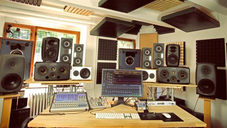 Kovárna - Studio Roztoky pro mastering, postprodukci a mluvené slovo